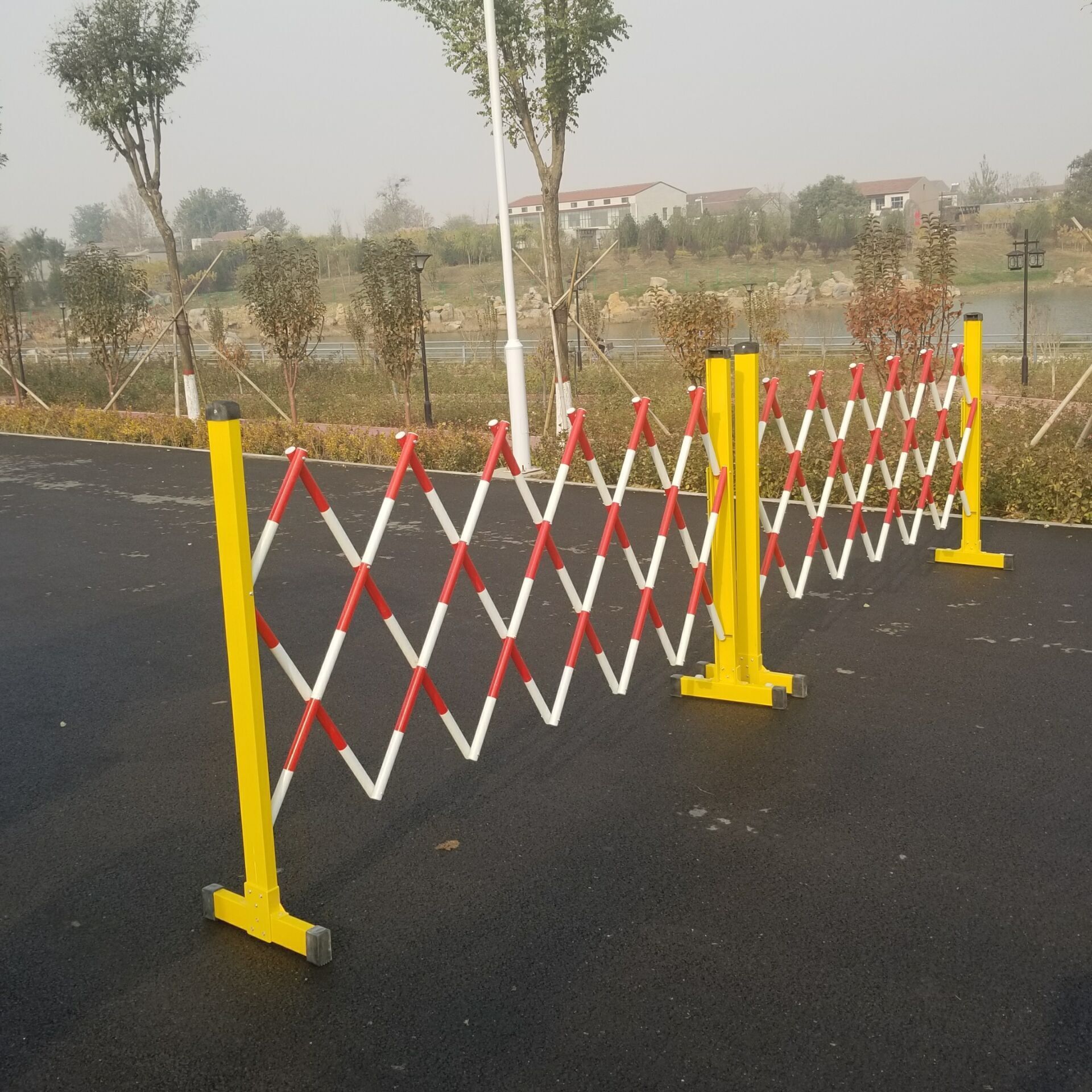 best temporary fence stand